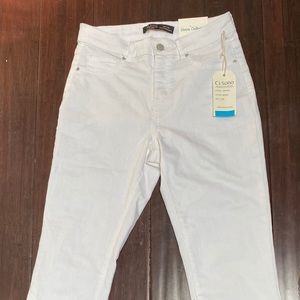 Fashion Nova White ankle jean